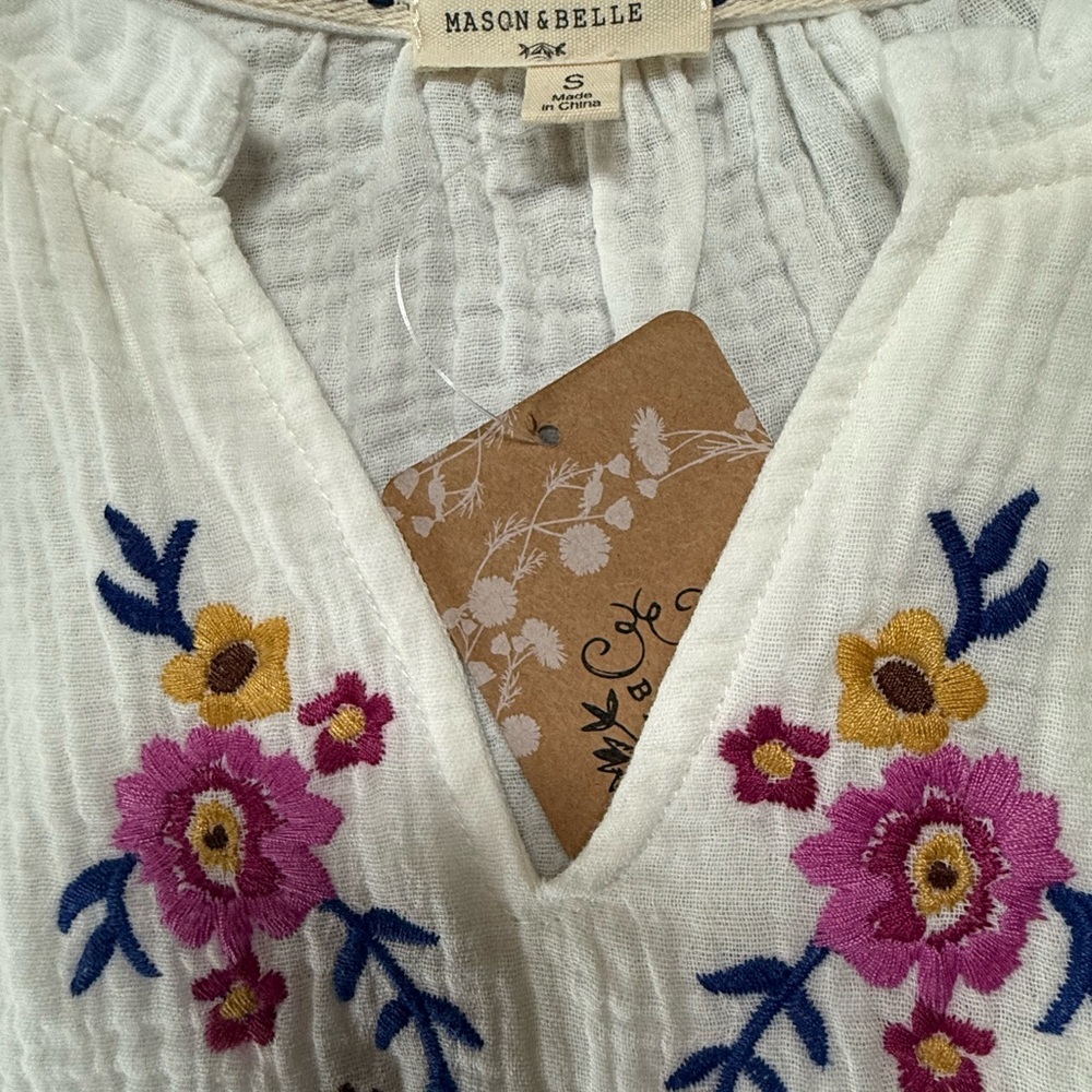 Mason and Belle Floral Embroidered White Blouse - Picture 2 of 2